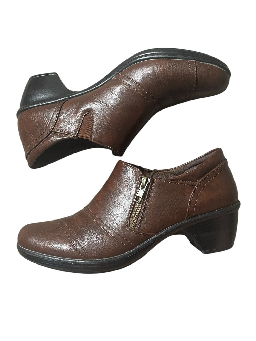 B8- Easy Street Comfort Wave Brown Leather Low Heel Zip Women’s Shoe